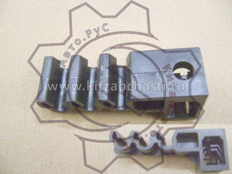 Фиксатор трубок тройной HAVAL F7 2рест  3506018S08